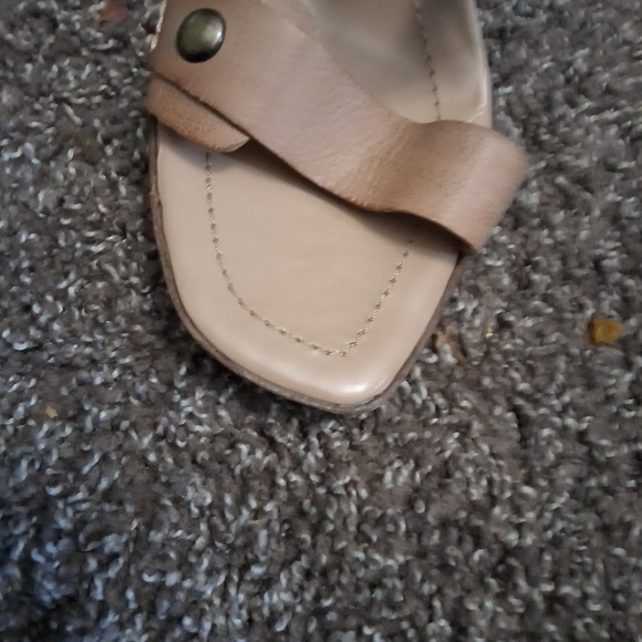Nine West Tan Block Heel Sandals - Picture 9 of 11